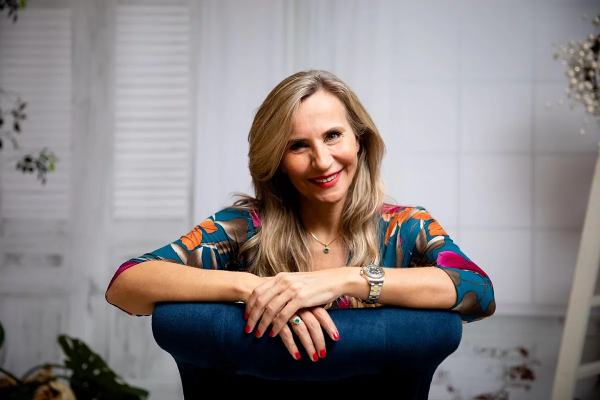Foto de Verónica Alcanda CEO de Alcanda Matchmaking, Imagen de su artículo "Veronica Alcanda, ‘Head Hunter’ sentimental". Replicándolo en Lovitmatch Making.