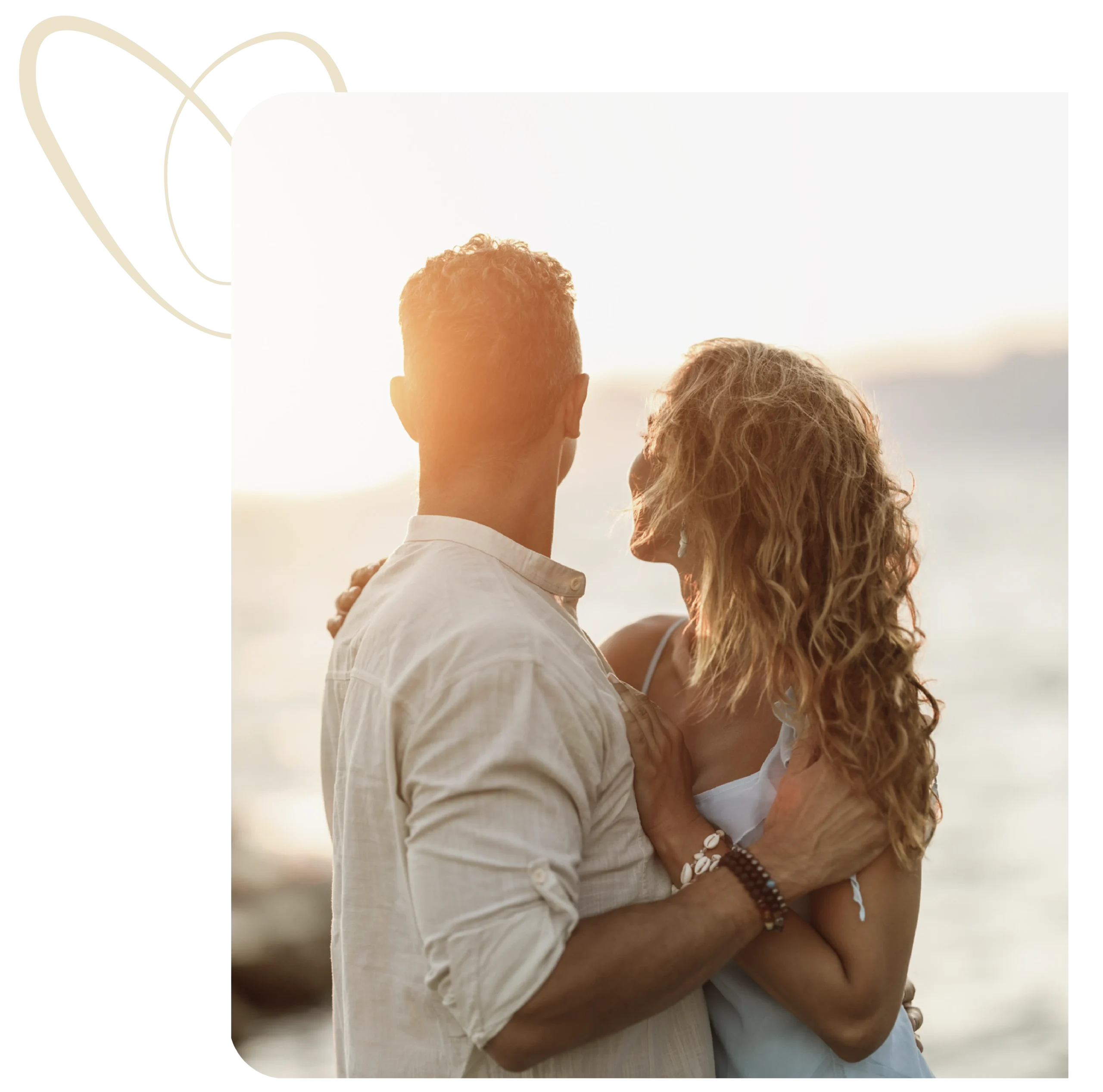 Lovit Matchmaking: Headhunting Sentimental 2 Pareja un hombre y una mujer abrazados mirando hacia el horizonte con una puesta de sol. Lovit Matchmaking